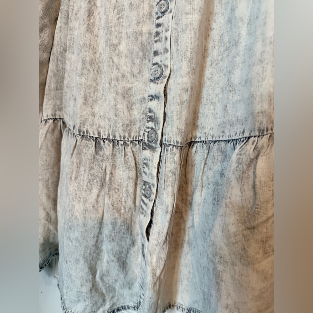 NWT Jane + Delancey Acid Wash Chambray Peplum Blouse Size L - Picture 11 of 12